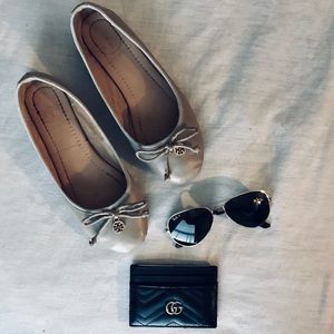 • T O R Y  B U R C H •  F L A T S